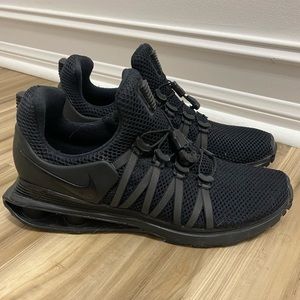 Black Nike Shox (size 8.5)